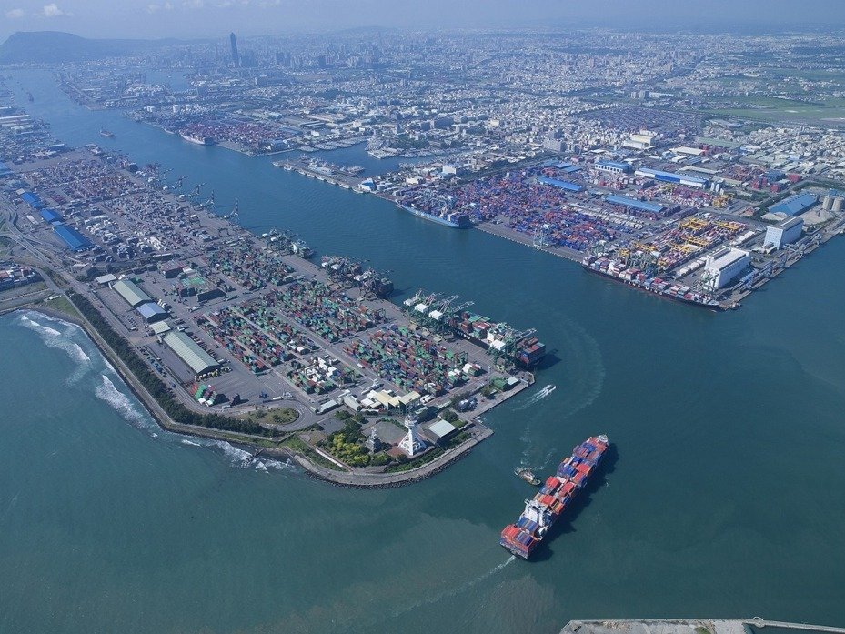 高雄規畫空品維護區，會以大型柴油貨車進出頻繁的港區為優先